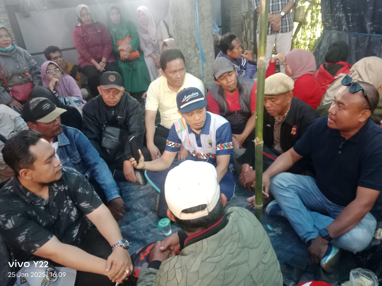 Aksi Buruh PT Natatex Prima Bersama Kuasa Hukum Tuntut Hak-Hak para Karyawan