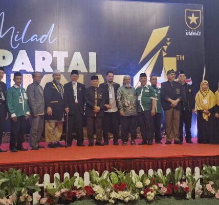 DUA PARTAI ISLAM BERSATU