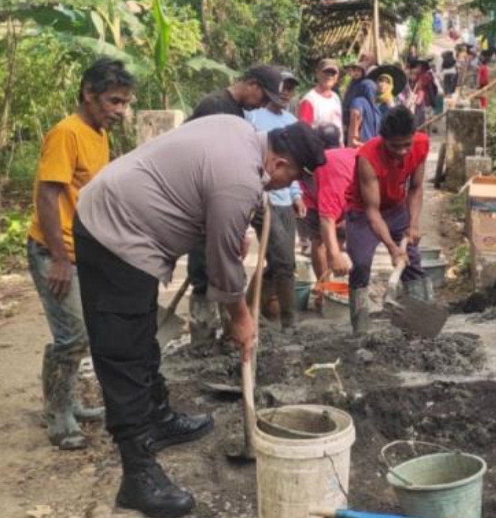 POLSEK TURUN KE LOKASI PROYEK DI TASIK