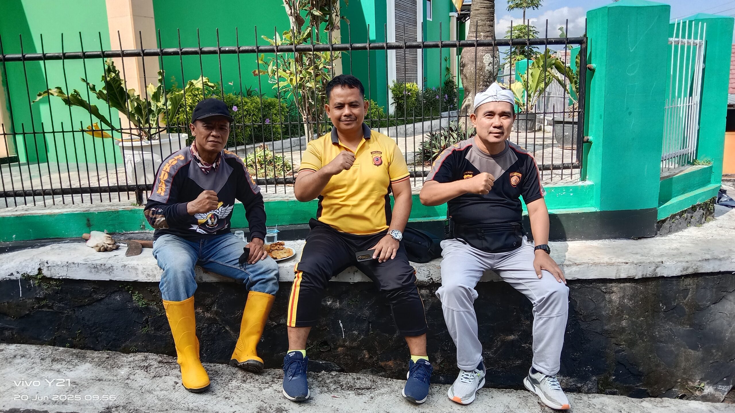 Pokdar Kamtibmas Sektor Cicalengka dan Polsek Cicalengka Gelar Bhakti Religi Sambut HUT Bhayangkara ke-79