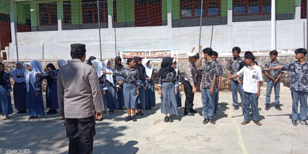 SMA KP Cicalengka Kerja Sama Dengan Unit Lantas Polsek Cicalengka Gelar DIKMAS LANTAS Guna Meminimalisir Pelanggaran Berlalu Lintas