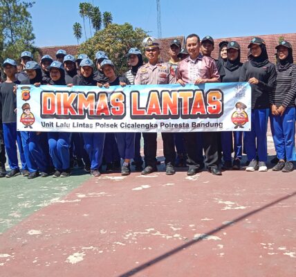 SMAN 1 Cicalengka Bekerja Sama dengan Polsek Cicalengka Gelar Dikmas Lantas untuk Siswa