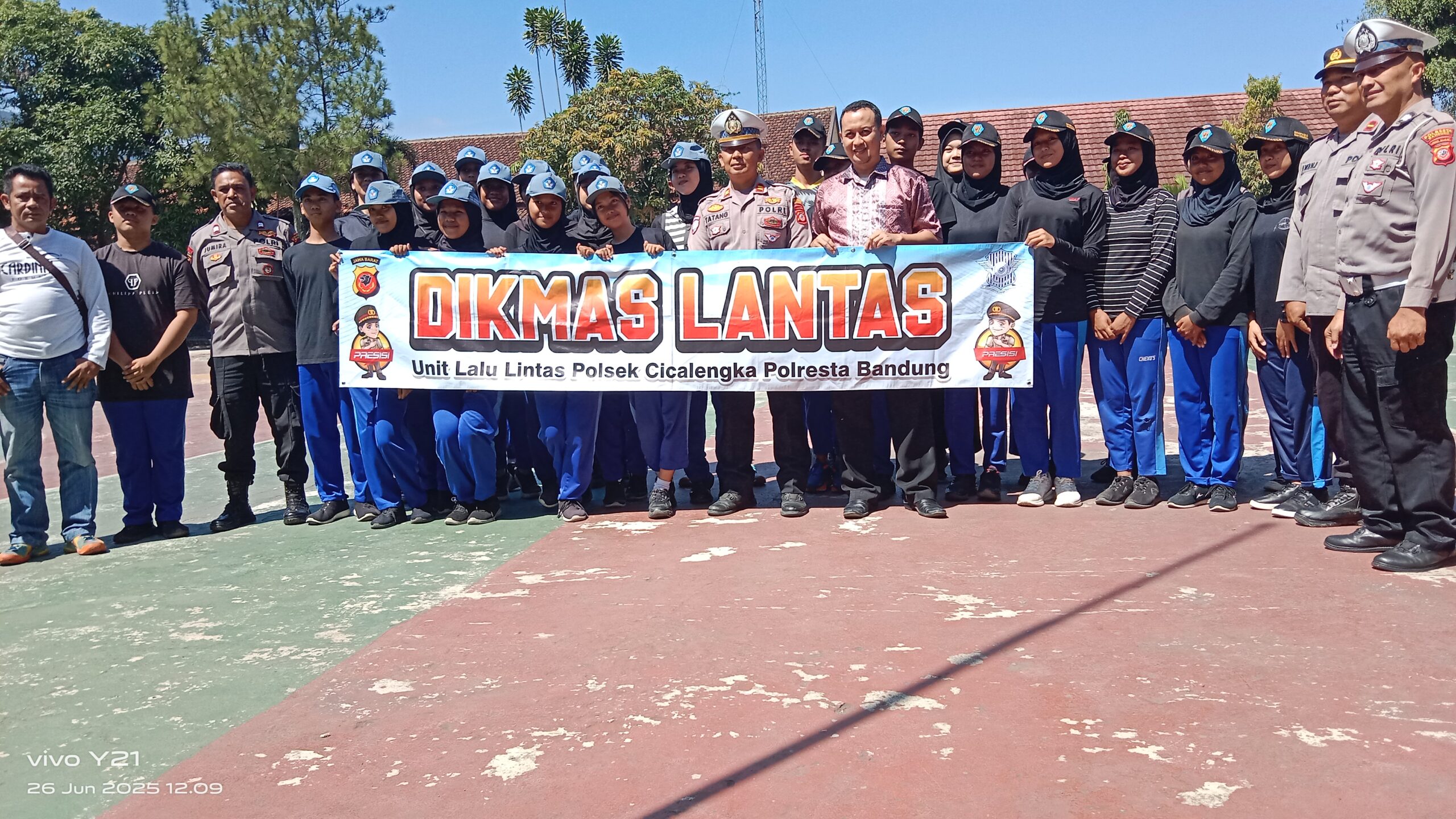 SMAN 1 Cicalengka Bekerja Sama dengan Polsek Cicalengka Gelar Dikmas Lantas untuk Siswa