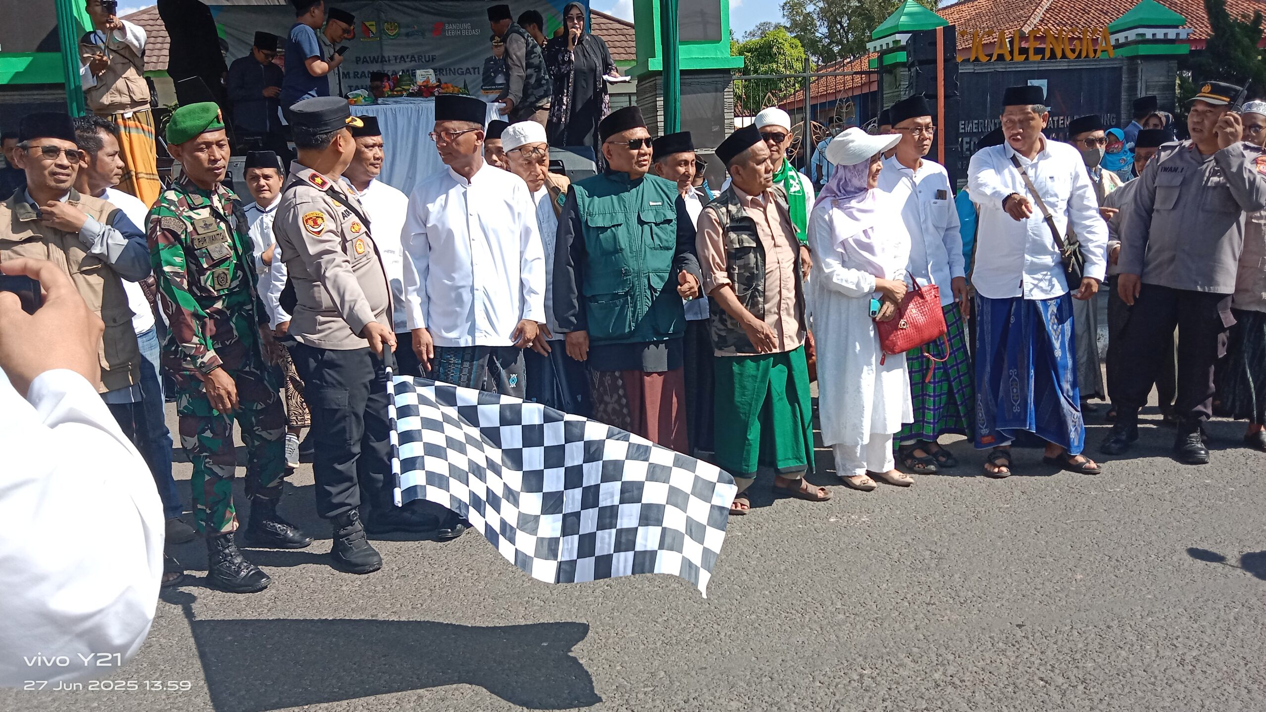 Forkopimcam, MUI, dan APDESI Cicalengka Gelar Pawai Ta’aruf Sambut Tahun Baru Islam 1447 H