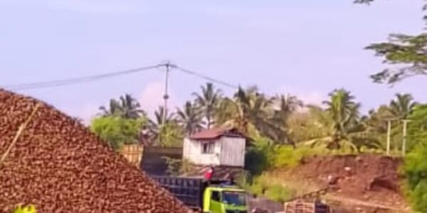 DI DUGA CV PADMAS MENYEROBOT TANAH WARGA