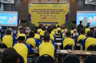 KOMISI X DPR RI DORONG SERTIFIKAT GURU DALAM JABATAN