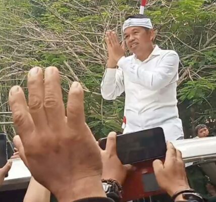GUBERNUR JABAR DISAMBUT ANTUSIAS DI KOTA SANTRI