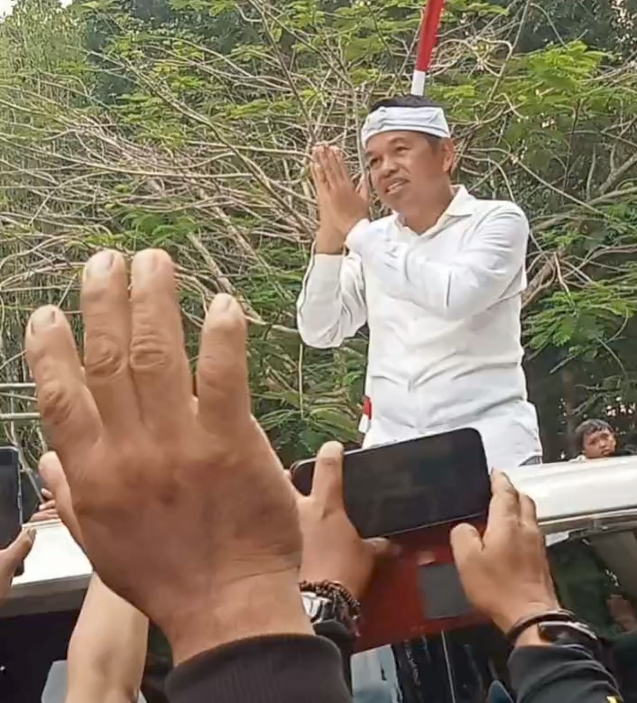 GUBERNUR JABAR DISAMBUT ANTUSIAS DI KOTA SANTRI