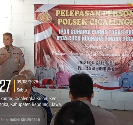 Polsek Cicalengka Gelar Acara Pelepasan Personil Purna Tugas dan Pindah Tugas dalam Suasana Penuh Haru