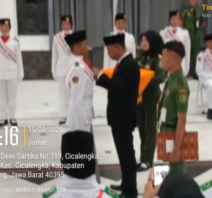 Menjelang HUT RI Ke 80 Camat Cicalengka Gelar pengukuhan Paskibra tingkat Kecamatan