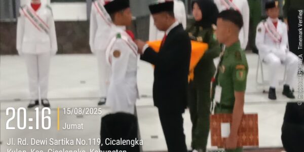 Menjelang HUT RI Ke 80 Camat Cicalengka Gelar pengukuhan Paskibra tingkat Kecamatan