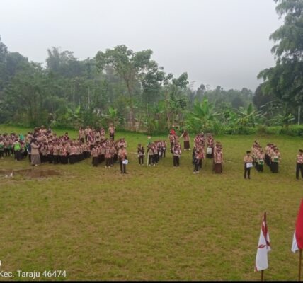 Pelajar Sekolah Dasar Pesta Siaga di Taraju