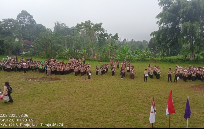 Pelajar Sekolah Dasar Pesta Siaga di Taraju