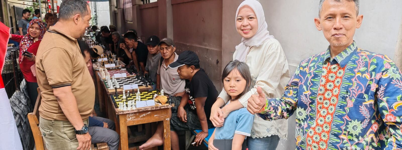 Kunjungan Suci Asliyati Lurah Galur Ke Pembukaan Lomba Catur RT.14/RW.04