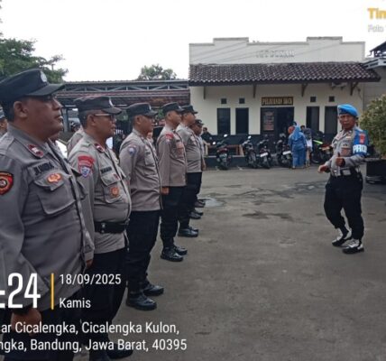Polsek Cicalengka Laksanakan Apel Pagi  Provos  Gelar Pemeriksaan Kerapihan dan Kedisplinan Anggota