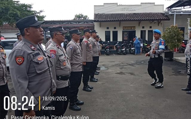 Polsek Cicalengka Laksanakan Apel Pagi Provos Gelar Pemeriksaan Kerapihan dan Kedisplinan Anggota Polsek Cicalengka Laksanakan Apel Pagi Provos Gelar Pemeriksaan Kerapihan dan Kedisplinan Anggota