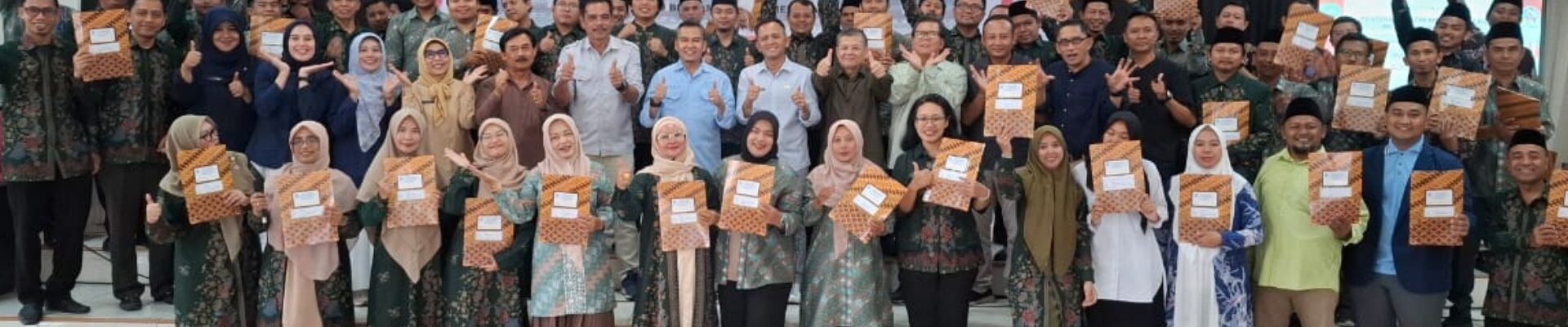 Penyerahan Surat Izin Memimpin Kepala SMP Swasta Kota Tasikmalaya, FKKS Minta per tiga tahun Penyerahan Surat Izin Memimpin Kepala SMP Swasta Kota Tasikmalaya, FKKS Minta per tiga tahun