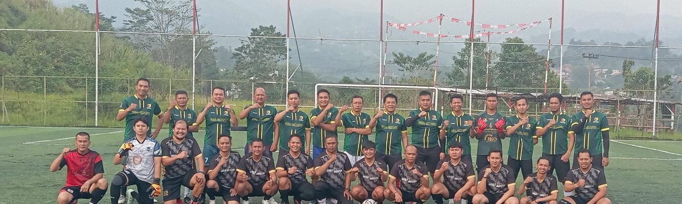 Mecth Day : Polsek Cimenyan FC Vs BNNP Jabar FC Gelar Pertandingan Persahabatan Sebagai Ajang Silaturahmi dan Perkuat Sinergitas Mecth Day : Polsek Cimenyan FC Vs BNNP Jabar FC Gelar Pertandingan Persahabatan Sebagai Ajang Silaturahmi dan Perkuat Sinergitas