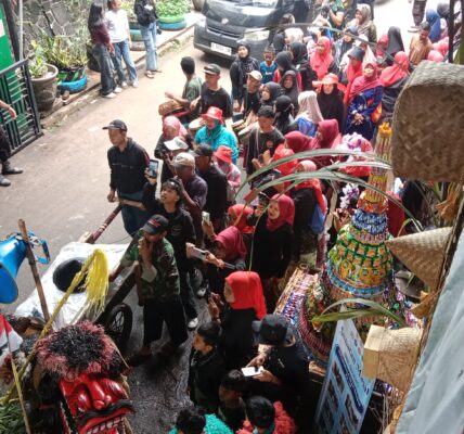 Camat Cicalengka Hadiri Acara Milangkala Desa  Dampit Ke 160
