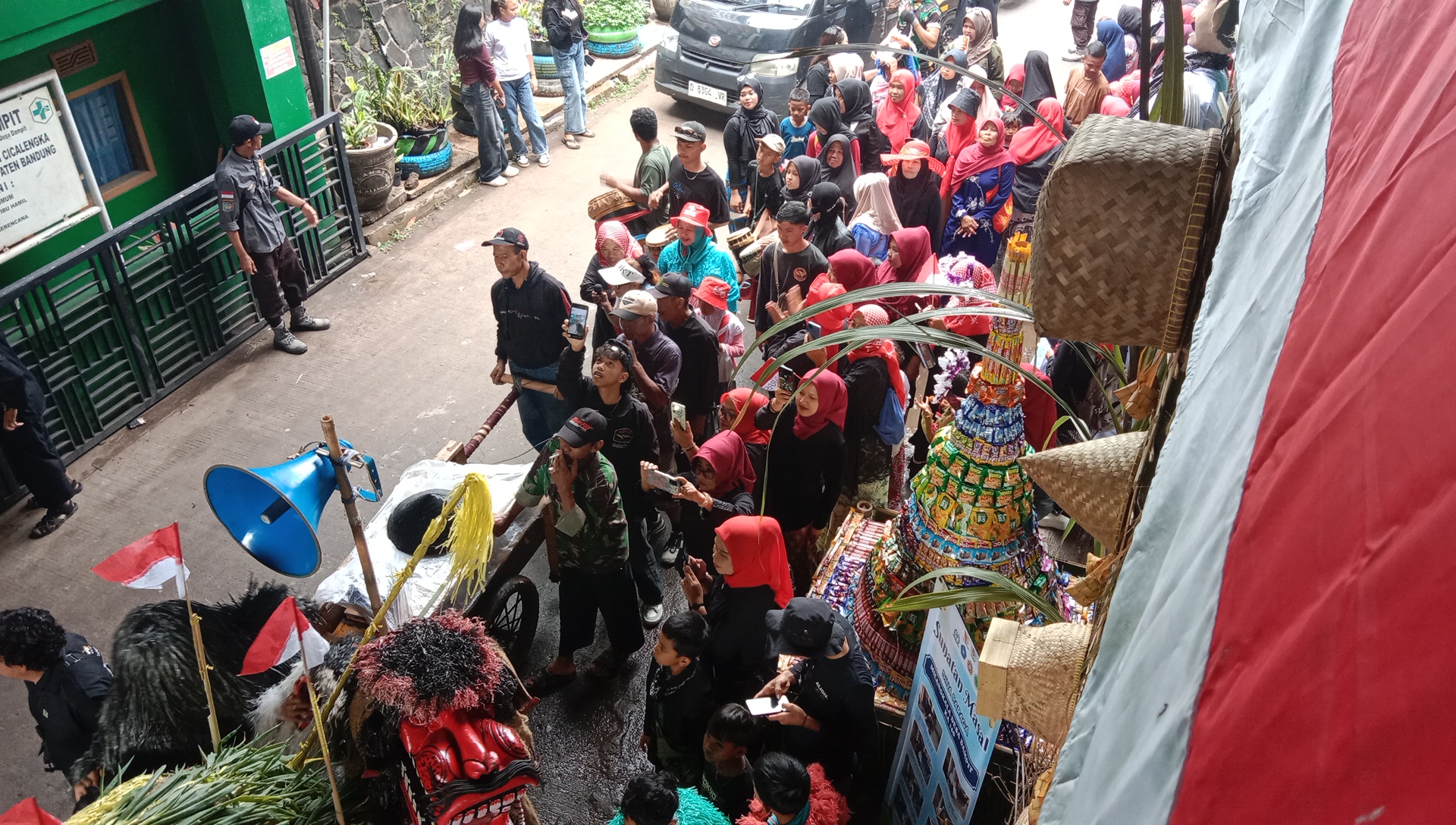 Camat Cicalengka Hadiri Acara Milangkala Desa  Dampit Ke 160