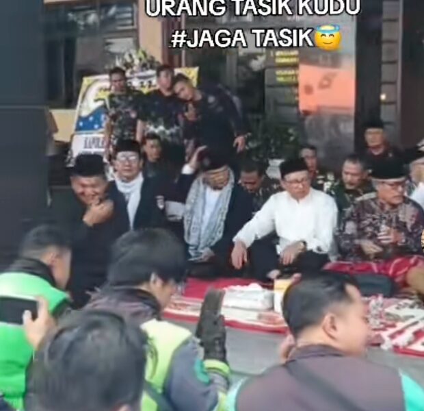 Demonstrasi  damai dan indah di Tasikmalaya