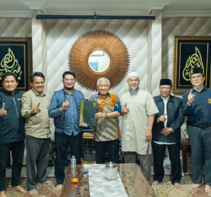 Ketum dan Sekjen DPP Partai Ummat Bersilaturahim ke Prof. Din Syamsudin, Bahas Penguatan Jati Diri Partai Islam