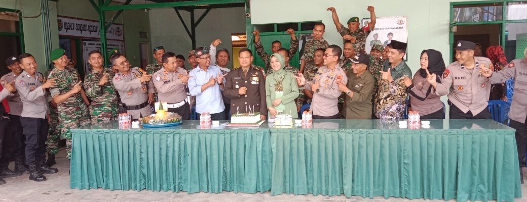 HUT TNI ke-80, Polsek Cicalengka Kirim Kue Ulang Tahun sebagai Wujud Sinergitas TNI-Polri