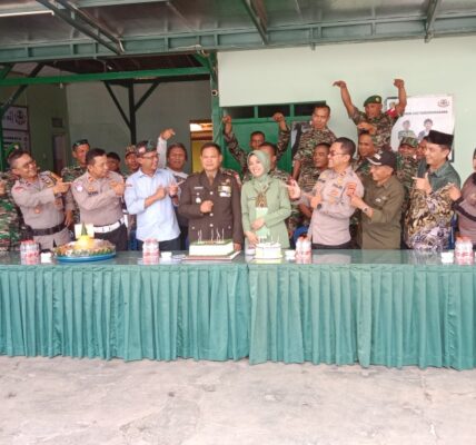 HUT TNI ke-80, Polsek Nagreg Kirim Kue Ulang Tahun sebagai Wujud Sinergitas TNI-Polr