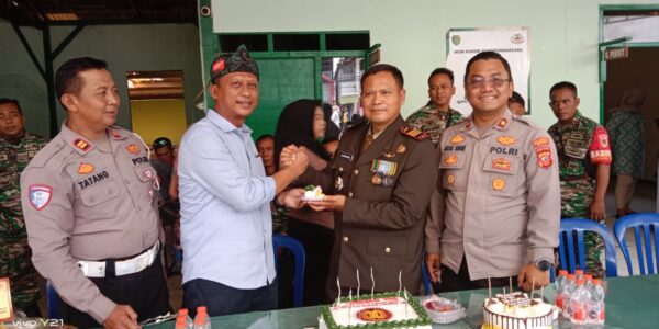 HUT TNI ke-80, Camat Cicalengka Kirim Tumpeng ke Koramil 2402 sebagai Bentuk Apresiasi dan Dukungan