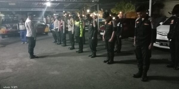 Pokdar Kamtibmas Sektor Cicalengka Bersama Polsek Cicalengka Konsisten Laksanakan Giat KRYD Demi Ciptakan Kondusifitas Wilayah