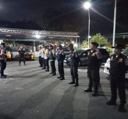 Giat (KRYD) Kegiatan Rutin yang Ditingkatkan Polsek Cicalengka, Pokdar Kamtibmas Sektor Cicalengka Selalu Hadir Giat (KRYD) Kegiatan Rutin yang Ditingkatkan Polsek Cicalengka, Pokdar Kamtibmas Sektor Cicalengka Selalu Hadir