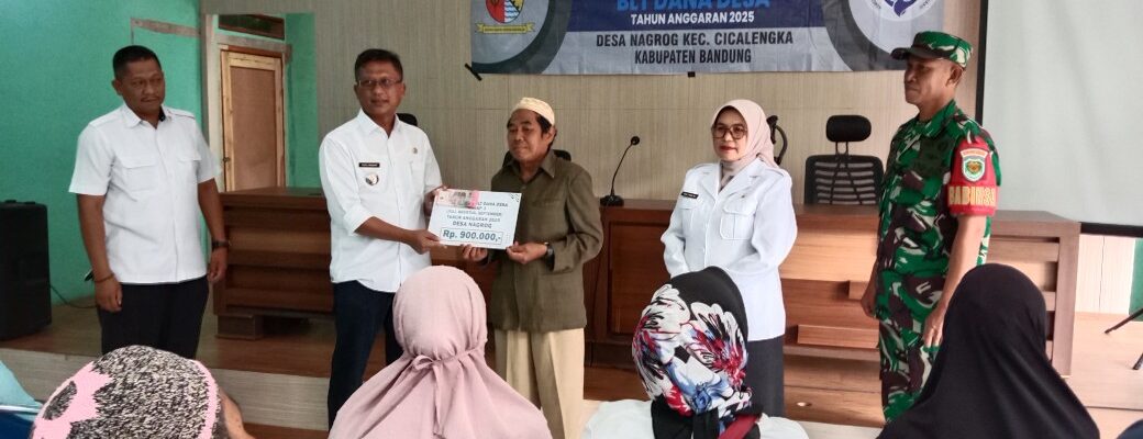 Pemdes Desa Nagrog Salurkan BLT Dana Desa Tahap Tiga kepada 20 KPM Lansia dan Jompo