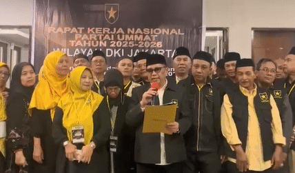 Buya Fikri Bareno Ketua DPW Partai Ummat DKI Jakarta Bacakan Pernyataan Sikap Terhadap Kinerja Gubernur Pramono Anung Buya Fikri Bareno Ketua DPW Partai Ummat DKI Jakarta Bacakan Pernyataan Sikap Terhadap Kinerja Gubernur Pramono Anung