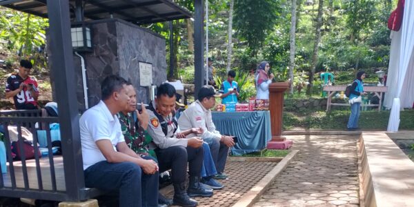 Forkopimcam Bersama PT Mayora Tbk Tanam Seribu Pohon untuk Pelestarian Mata Air