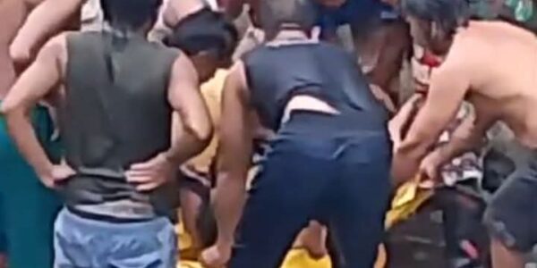 Tahun Baru Berujung Duka, Satu Anak di Tasikmalaya Tewas Tenggelam di Sungai Batu Belah deudeul. Tahun Baru Berujung Duka, Satu Anak di Tasikmalaya Tewas Tenggelam di Sungai Batu Belah deudeul.