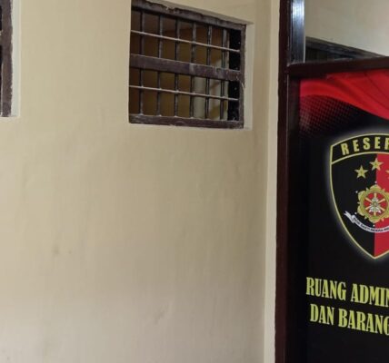 Tingkatkan Kualitas Pelayanan Kualitas Pelayanan Publik Serta Semangat Presisi : Polsek Cimenyan Renovasi Beberapa Ruangan