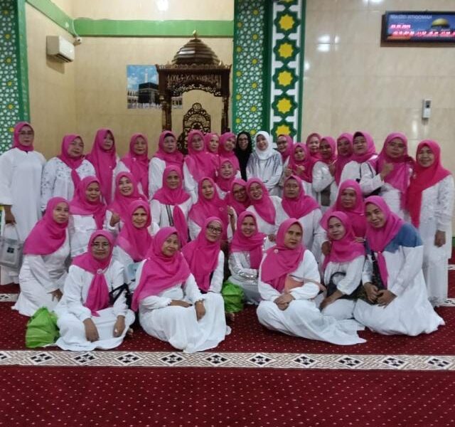 Majlis Ta’lim Kaum Ibu Masjid Al Istiqomah Dorong Penguatan Sarana Pengajian Majlis Ta’lim Kaum Ibu Masjid Al Istiqomah Dorong Penguatan Sarana Pengajian