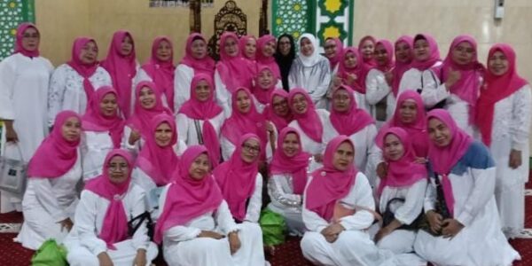 Majlis Ta’lim Kaum Ibu Masjid Al Istiqomah Dorong Penguatan Sarana Pengajian Majlis Ta’lim Kaum Ibu Masjid Al Istiqomah Dorong Penguatan Sarana Pengajian