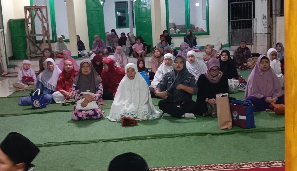 Forkopimcam Cicalengka Laksanakan Tarawih Keliling di Masjid Al Barokah Desa Cikuya Forkopimcam Cicalengka Laksanakan Tarawih Keliling di Masjid Al Barokah Desa Cikuya