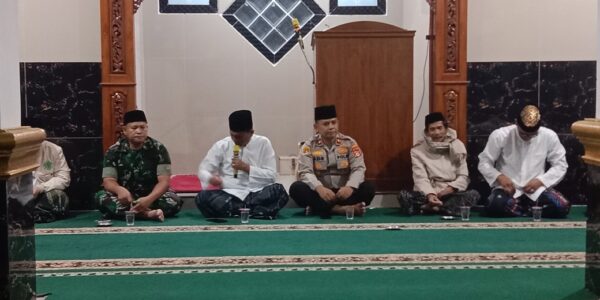 Forkopimcam Cicalengka Laksanakan Tarawih Keliling di Masjid Al Ikhlas Desa Waluya