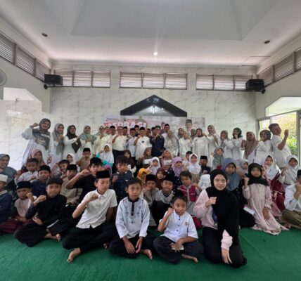 RSUD Cicalengka Santuni Yatim, Tausiyah Si Cepot Menggugah RSUD Cicalengka Santuni Yatim, Tausiyah Si Cepot Menggugah