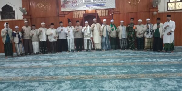 Taraweh Keliling Forkopimcam Cicalengka Di Laksanakan Di Masjid Besar Cicalengka