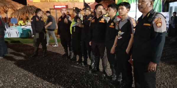 Pokdarkamtibmas Sektor Cicalengka Hadiri Kunjungan Bupati Bandung di Pos Terpadu Polresta Bandung