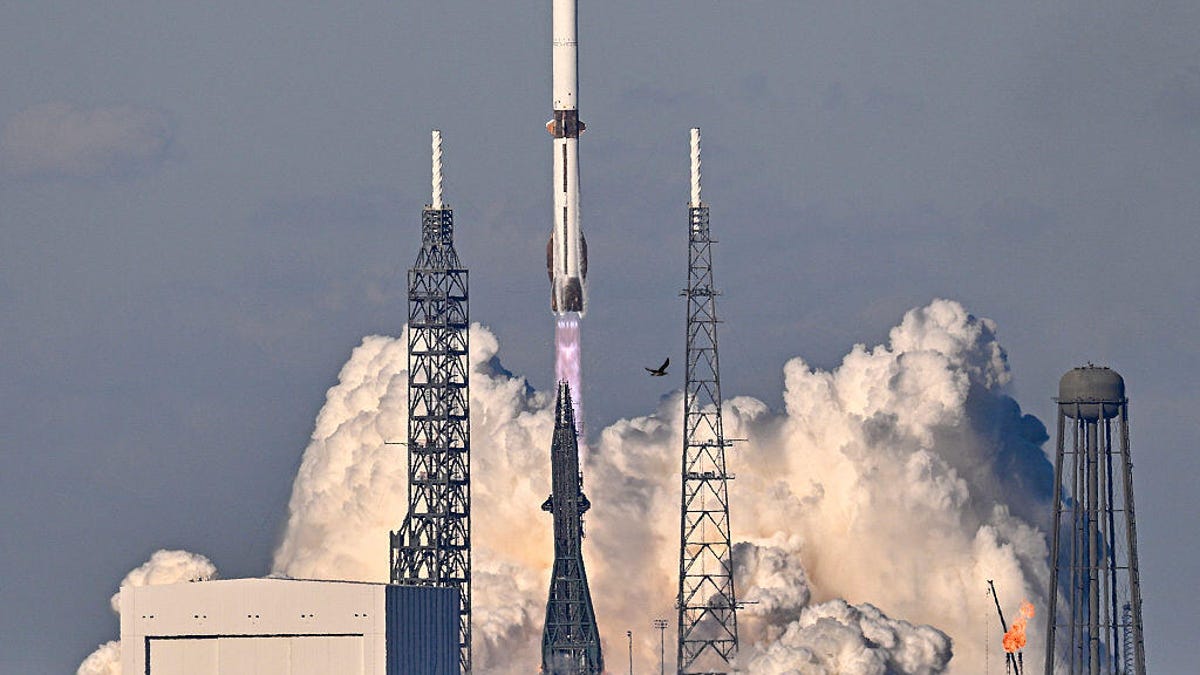 Roket Blue Origin Dikandangkan Setelah ‘Kecelakaan’ Menghancurkan Satelit Pelanggan