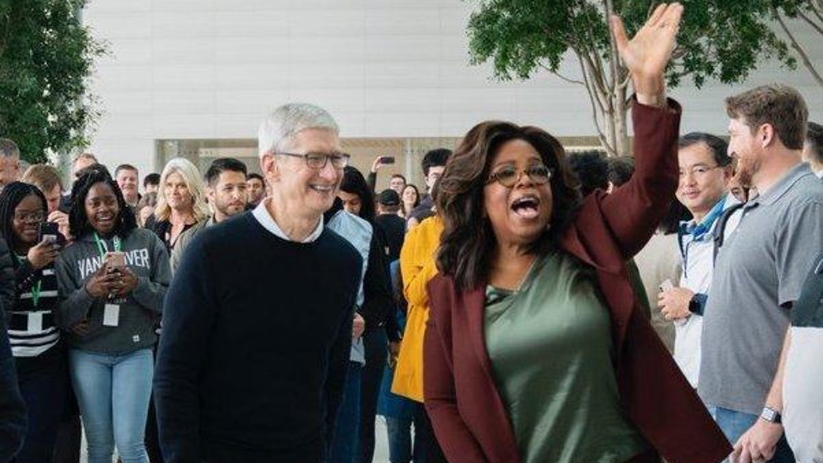 Warisan Tim Cook: Mengubah Gadget Teknologi Apple Menjadi Simbol Status
