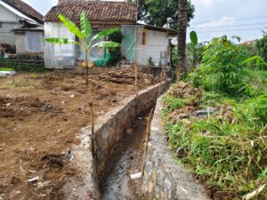 Kebiasaan Papan Proyek Baru Muncul Setelah Viral, Kualitas TPT Dipertanyakan