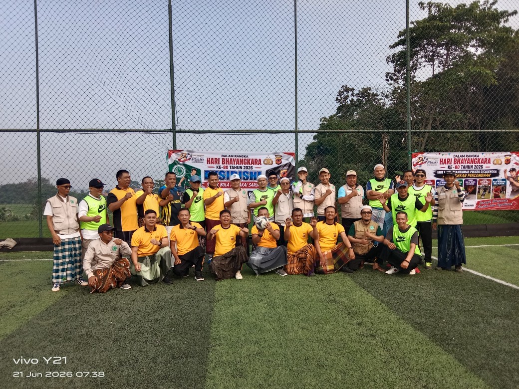 Polsek Cicalengka dan MUI Kecamatan Cicalengka Tampil dalam Laga Eksibisi Pembuka Turnamen