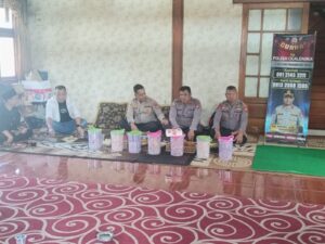 Polsek Cicalengka Gelar Jum’at Curhat Bersama Warga Desa Dampit, Bahas Dampak Negatif Miras dan Obat Terlarang