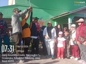 Kepala Desa Waluya Lepas Ribuan Peserta Gerak Jalan Santai Semarak HUT RI ke-81